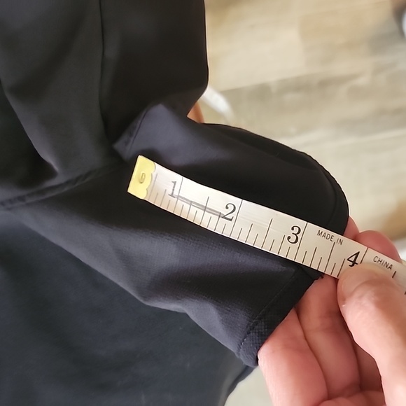 In motion workout shorts - Picture 8 of 9